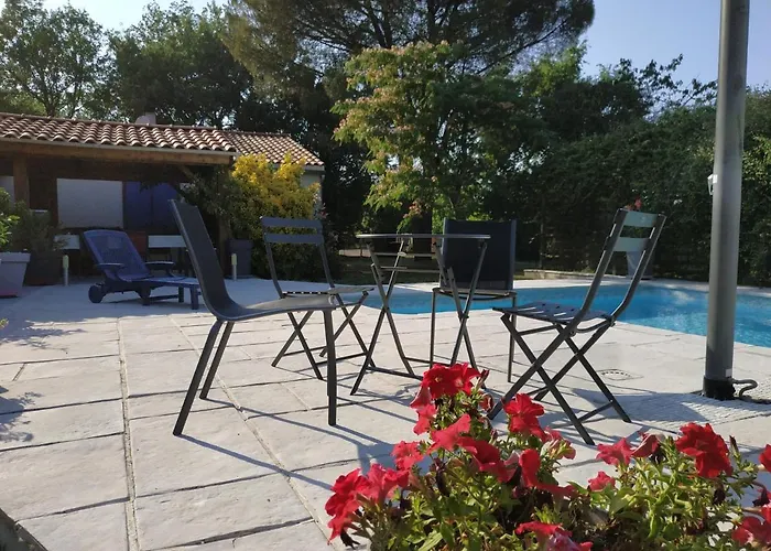 Les Agapanthes Du Frontonnais 住宿加早餐酒店 3*