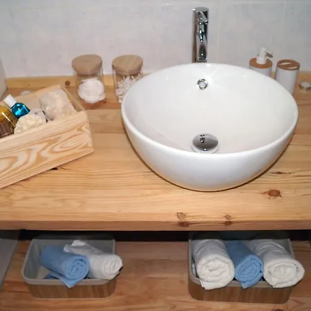 Les Agapanthes Du Frontonnais Bed & Breakfast